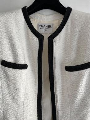 Chanel Cruise 1998 Cream Contrast Trim Bouclé Zip Jacket by